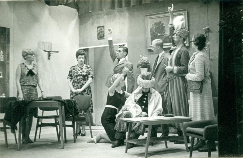 27a met v.l.n.r. Guus Reyne, Nel Hagemeyer-van t Veer, Nico Luttik, Annemarie Visser,  ---- , Mart van t Veer, Jaap vd Werf, Annie Keff-May